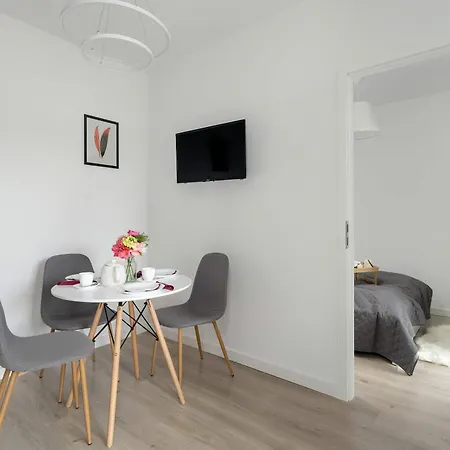Nowoczesny Apartament Z Parkingiem By Noclegi Renters Poznań